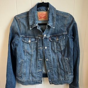 Levi Strauss & Co Jean Jacket - like new! Only worn handful of times!